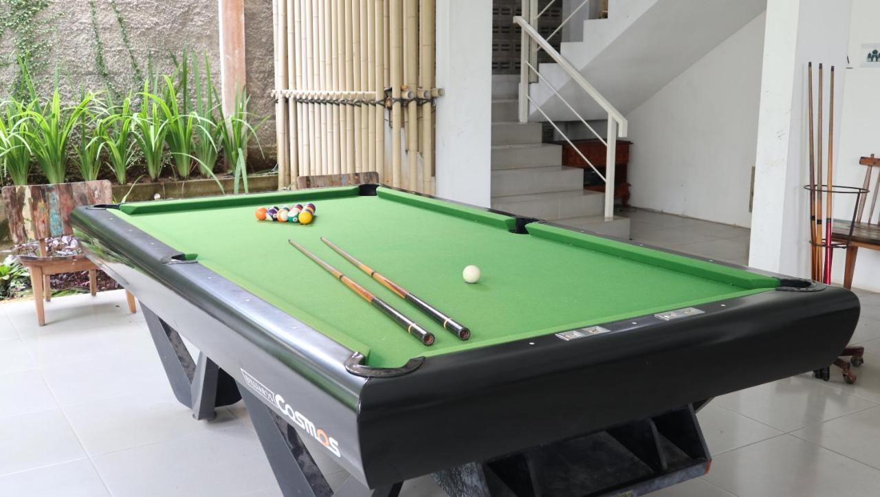 K Gallery Hotel Pasuruan Extérieur photo